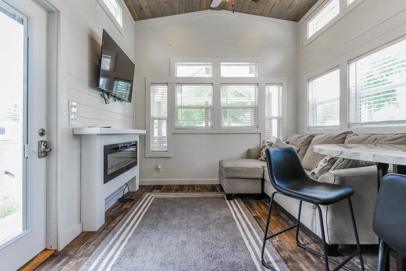 River Rocks Landing — gallery preview 2